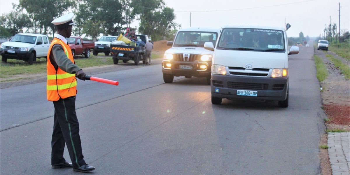 Código da estrada moçambicano regras básicas